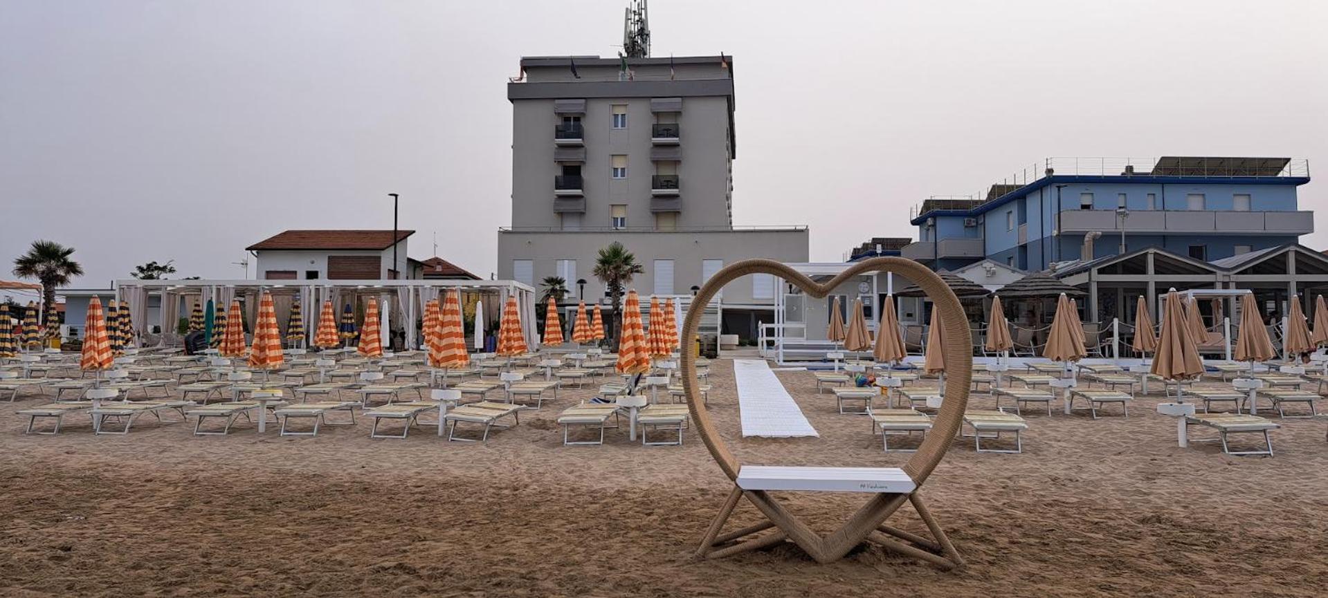 Hotel Caravel Marotta Exterior foto
