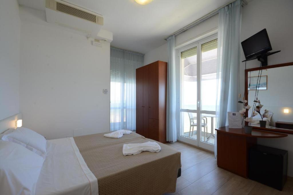 Hotel Caravel Marotta Exterior foto