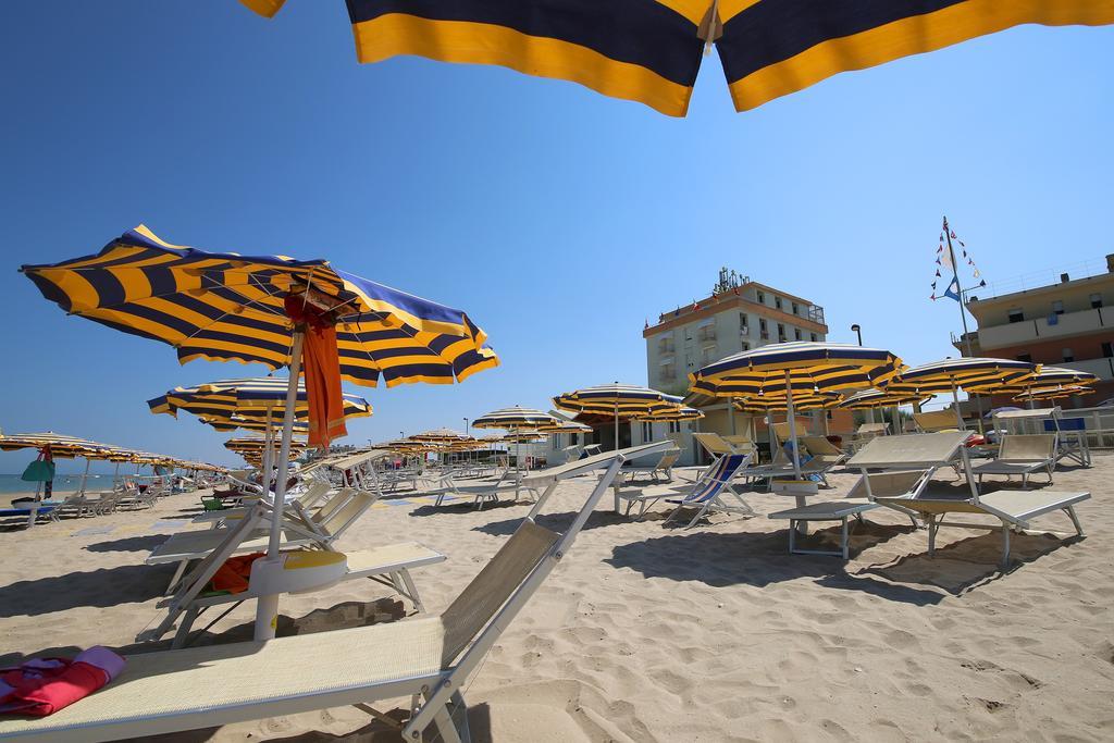 Hotel Caravel Marotta Exterior foto