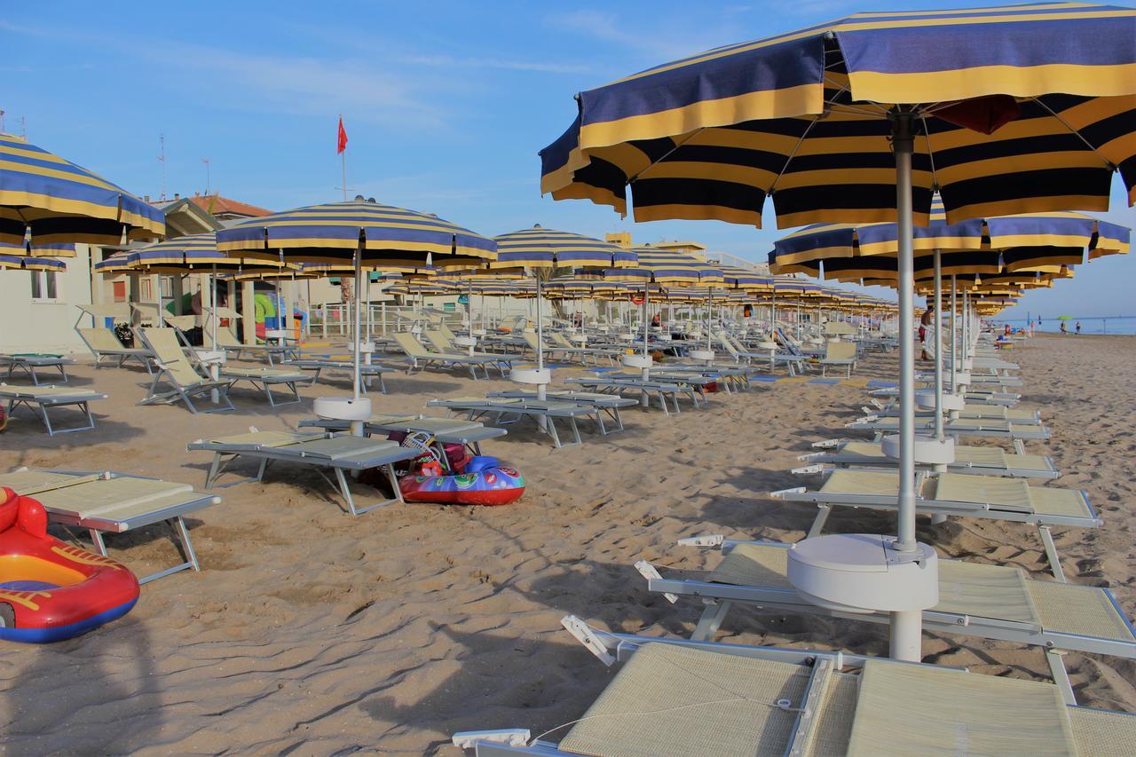 Hotel Caravel Marotta Exterior foto